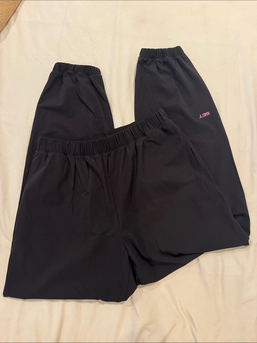 SET Active Nylon Black Elastic-Waist Bottoms with pink set logo